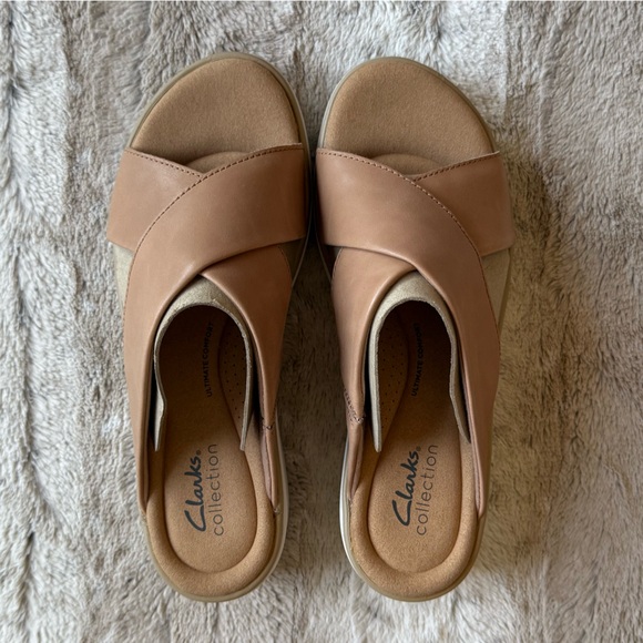 NEW Clarks Women\'s Jillian Gem Wedge in Warm Beige Size 7 M